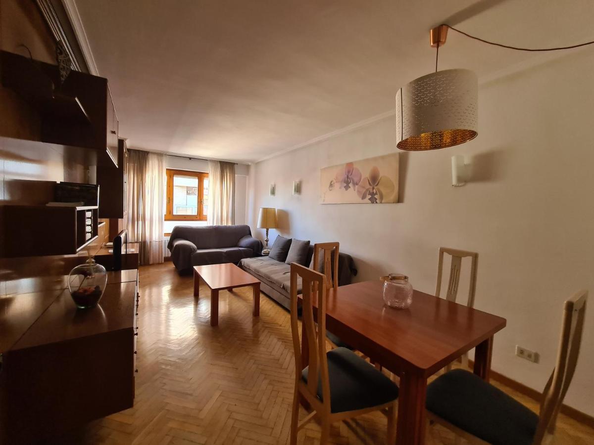 Dos Torres Tauriel - Espacioso Apartamento Con Impresionantes Vistas Y Garaje Privado 사라고사 외부 사진